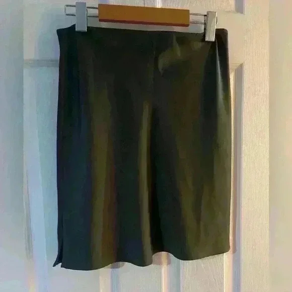 Top Shop silky green mini skirt pull on size 4 small side thigh slit - Picture 2 of 7